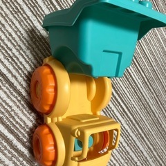 美品⭐︎トラックのおもちゃ（砂場遊び、水遊びなど）の画像