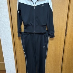 ジャージ　セットアップ