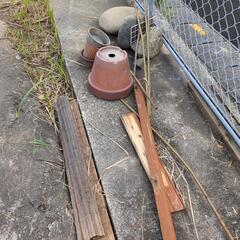 石や木や金属などを処分します。の画像