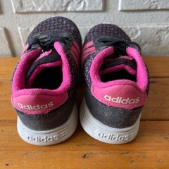 adidas こども靴の画像
