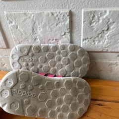 adidas こども靴の画像