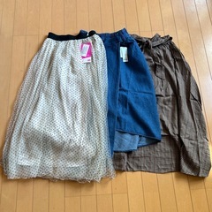 スカート3枚セット全て未使用 右からMML(西野まで)