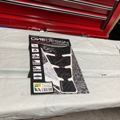 新品 イタリア製カーボンタンクパッド