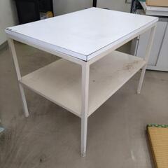 台(60cm✕90cm✕70cm高)の画像