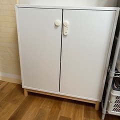 IKEA 扉つき収納　本棚　収納ケース　収納棚