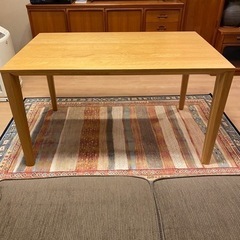 【受け渡し予定あり】カリモク 125幅 ダイニングテーブル 現行 比較的美品 新品時20万 別荘使用テーブルの画像