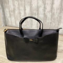 本日限定！定価64,900円本革！FURLAフルラのハンドバッグ！