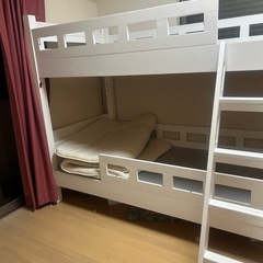 2段ベッドの画像