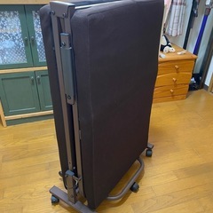 ※お譲り先決定　折りたたみベッド