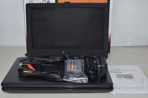 中古良品 ポータブルDVDプレーヤー ベルソス VERSOS 13.3インチ VS-E1330Z DVDプレーヤー 確認済