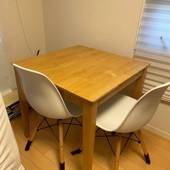 一人暮らし向け　ダイニングテーブル75cm×75cmイス2脚付き
