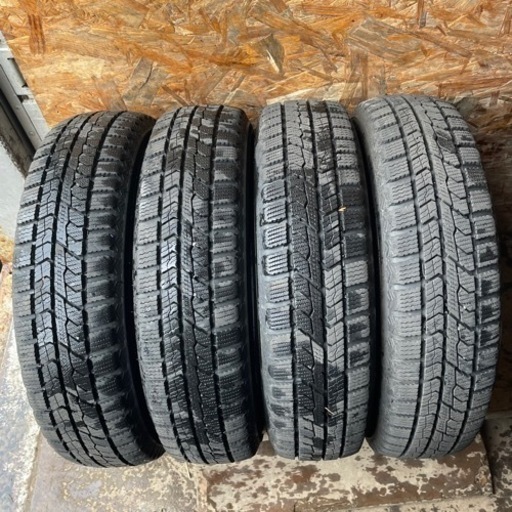 バリ山　TOYO OBSERVE GIZ2 145/80R13 スタッドレス　タイヤ　2021年製　13インチ