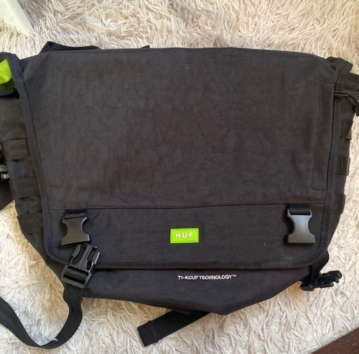 HUF MESSENGER BAG HUF メッセンジャー