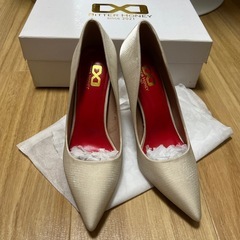自宅試着のみ　ポインテッドトゥパンプス ヒールゴールド