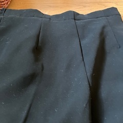 黒のパンツの画像