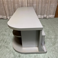 シルバーグレーのお洒落なテレビ台の画像