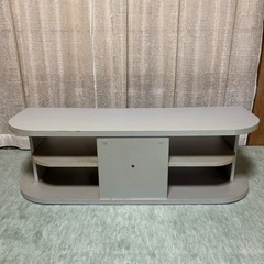 シルバーグレーのお洒落なテレビ台の画像