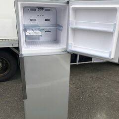 NO 596 ?北九州市内配送設置無料✨?　日立 HITACHI 冷凍冷蔵庫 (225L・右開） 2ドア メタリックシルバー R-23DA S