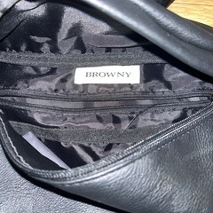 ✨美品合皮BROWNYボディーバッグ
の画像