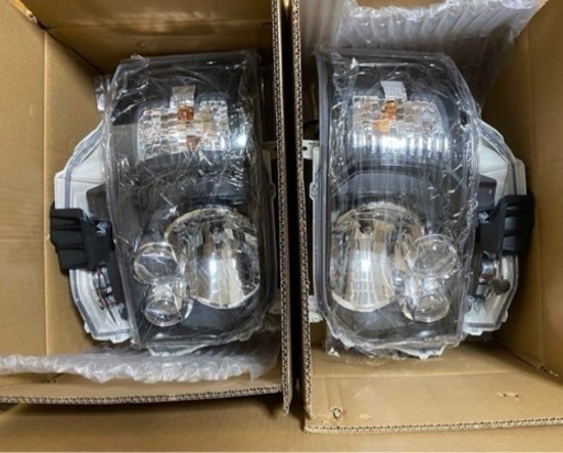 ハイエース200系 純正タイプLEDヘッドライト新品