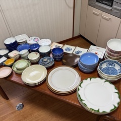 食器、小皿、大皿、小鉢、鉢、お重、ぐい呑み、箸置きなどなど。