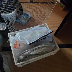 キャンプ備品（皿、網等）