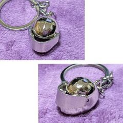 ヘルメットキーホルダー（新品）シルバーの画像