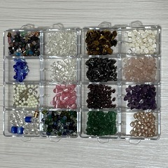 手芸パーツ:天然石のさざれ石やビーズのセット