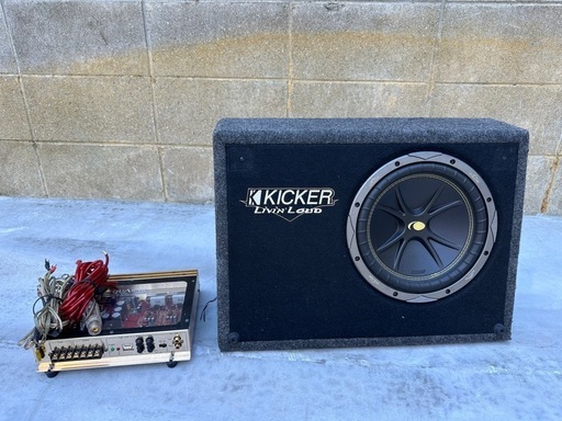 キッカー(kicker)のウーハーとアンプ