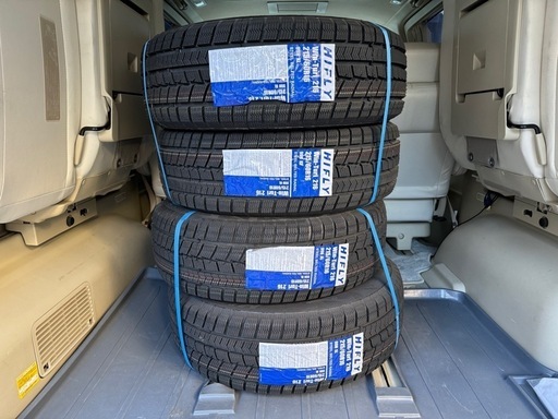 【新品】室内保存　スタッドレスタイヤ  215/60R/16