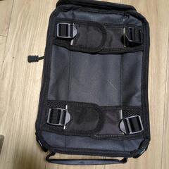 バイク用のマグネット式タンクバッグの画像