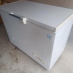 フリーザー　冷凍庫　256L