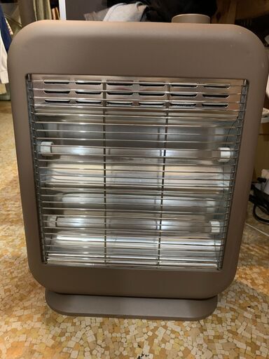 美品！電気ストーブ ベージュ