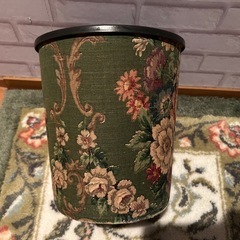 ゴミ箱　花柄の画像
