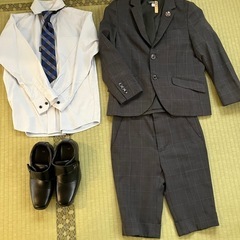 HIROMIChIフォーマルスーツ、服サイズ130、靴サイズ20...