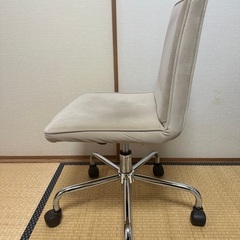 【7月中旬に破棄予定】オフィスチェアの画像