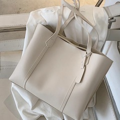 新品未使用！ SHEPP
ファスナー付き PUトートバッグ格安で！の画像