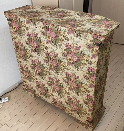 札幌◇ジャガード織り ローズ 布貼りコンソールキャビネット