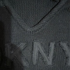 DKNY ニットの画像
