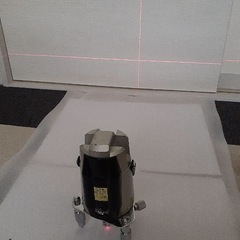 レーザー墨出し器（レッドレーザー）の画像