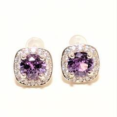 アレキサンドライト　ピアス