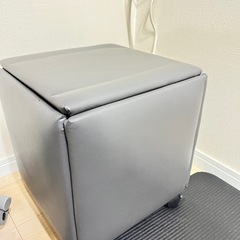 多機能スツールの画像