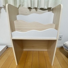 ニトリ　絵本棚