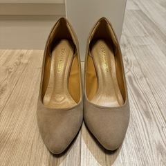 パンプス ベージュ ヒール