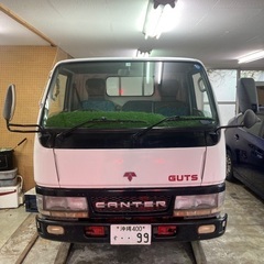 2トン平ボディ　キャンター　荷台は鉄板張り！