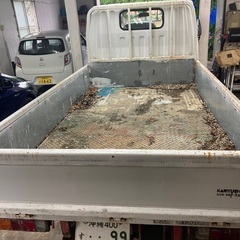 2トン平ボディ　キャンター　荷台は鉄板張り！の画像
