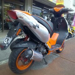 NO.5198　ＫＹＭＣＯ　スーパー９Ｓ　水冷２サイクルエンジン　前後ディスクブレーキ　１２インチタイヤ　オレンジ＆シルバー　の画像