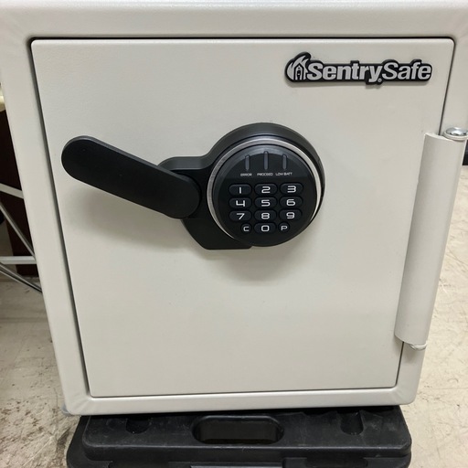 I2410-772 Sentry Safe 金庫 テンキー式 取説なし ボタンの反応・開閉確認済み 中古