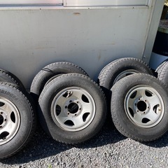 ハイエース　スタッドレス　8本まとめ売り
