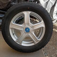 ホイール付きスタッドレスタイヤ（１９５ ６５Ｒ １５）の画像